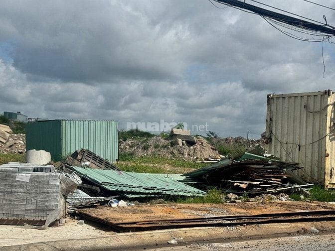 Bán đất mặt tiền , vị trí đắc địa 