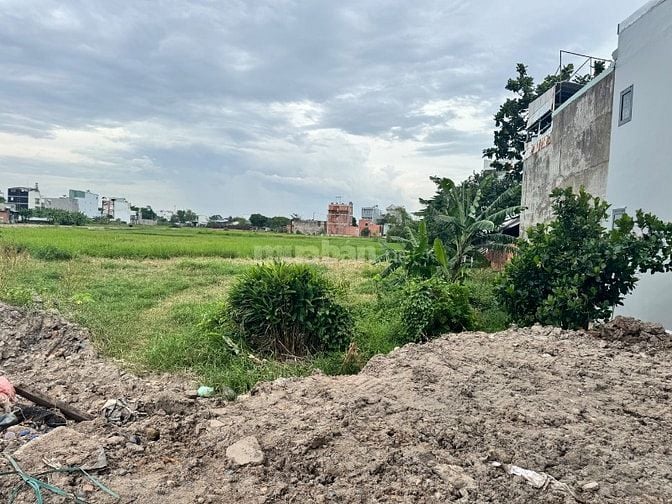 Bán đất mặt tiền , vị trí đắc địa 
