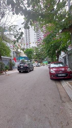 Bán nhà Trung Yên: DT 44m2,MT 4m, 5.5 Tầng, Ngõ  ÔTô tránh, Gía 17.5Tỷ
