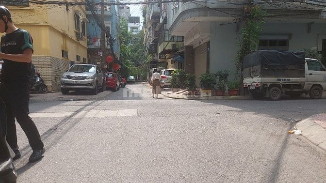 Bán nhà Trung Yên: DT 44m2,MT 4m, 5.5 Tầng, Ngõ  ÔTô tránh, Gía 17.5Tỷ