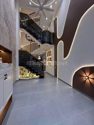 CÔ THU BÁN NHÀ GẤP!Đ.LÊ THÁNH TÔN BẾN THÀNH QUẬN 1,DT:40m2/3.850 Tỷ