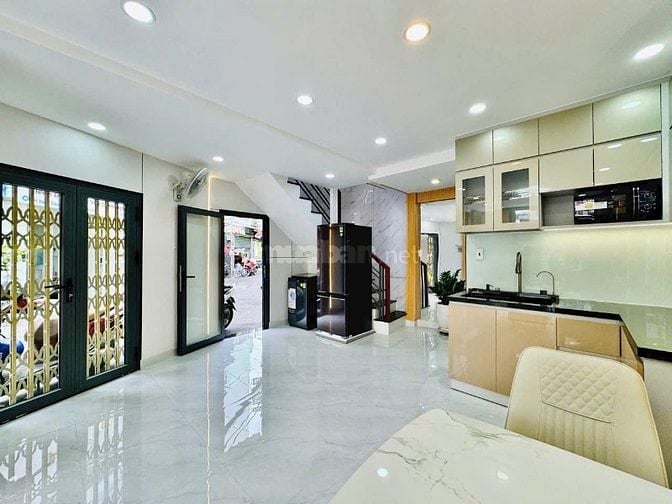 Nhà Mặt tiền tuyệt đẹp đường Duy Tân, P15, Q.Phú Nhuận, ở ngay.