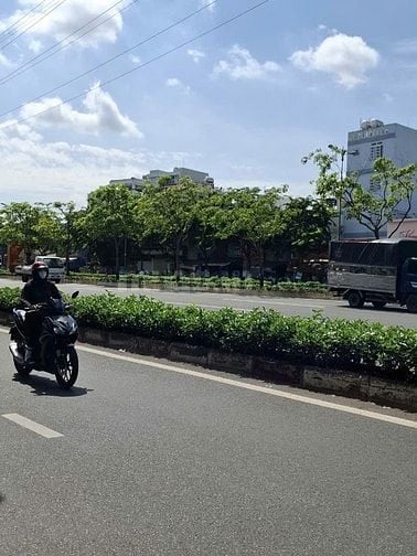 Bán đất mặt tiền Phạm Văn Đồng phường 11 Bình Thạnh giá 15,7 tỷ