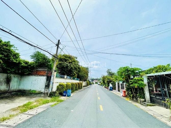 Cần bán gấp lô đất mt gần chợ Việt Kiều Tân Thông Hội Củ Chi 340m2 