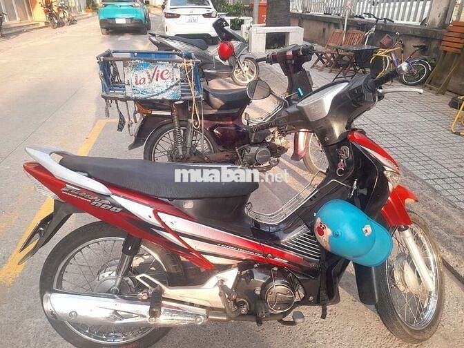 Minh doi xe nen ban cho anh em nao can di lam ah.