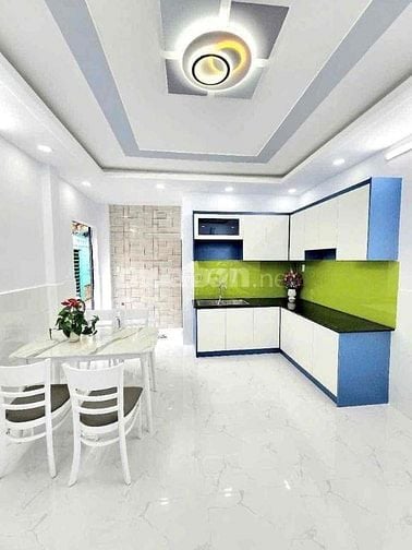 Chủ kẹt tiền nên cần phải bán lại căn nhà còn mới ở gần chợ Bình Chánh