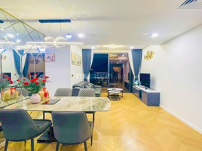 Cần bán Căn hộ tại Lumiere Riverside tầng cao gồm 2 phòng ngủ 77m2