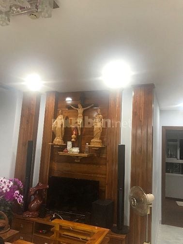 Penthouse diện tích rộng , thông thoáng, yên tĩnh .