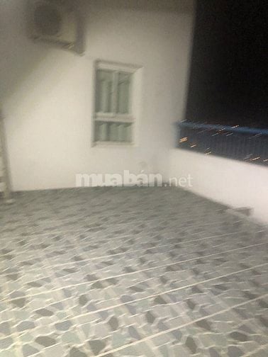 Penthouse diện tích rộng , thông thoáng, yên tĩnh .