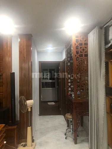 Penthouse diện tích rộng , thông thoáng, yên tĩnh .