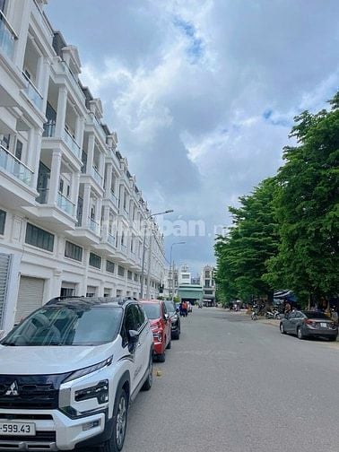 Bán nhà phố Shophouse Quận 12 – Đầu tư sinh lời, mặt tiền đường lớn