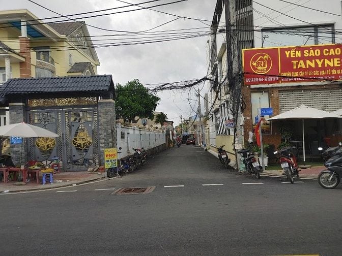 Đất HXH 462m2 vuông vức nở hậu 2 mặt thoáng, 432m2 thổ cư.