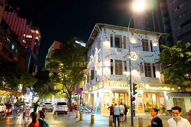 Cho Thuê Nhà Góc 2MT Nguyễn Huệ ( Phố Đi Bộ ), P. Bến Nghé, Quận 1  