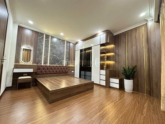 Bán gấp nhà Ỷ La, 5,6 tỷ, 31 m2, pháp lý đầy đủ, nhà thiết kế đẹp.