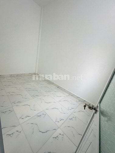 Hạ 1 triệu, cho thuê nhanh nhà nguyên căn 1 lầu, 2PN, 2wc, HT13 Q12