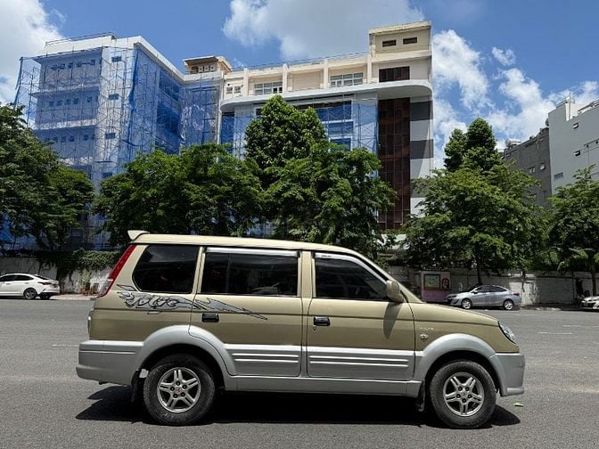Cần bán xe Mitsubishi Jolie bánh treo sx-2005 phung xăng điện tử