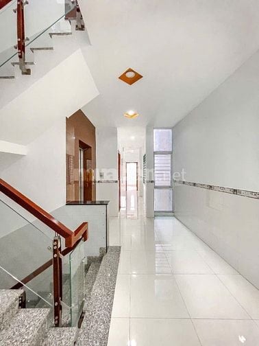 Bán gấp nhà 5 lầu - mặt tiền Hà Huy Giáp- chính chủ