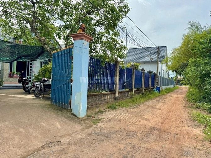 Chính chủ bán đất đối diện KCN Hưng Thuận 103m2 full TC-giá:585tr 