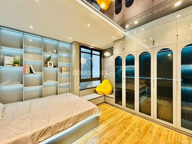Bán gấp nhà riêng đường Nguyễn Văn Hưởng, Thảo Điền, Q2. Chỉ 2,5tỷ. 