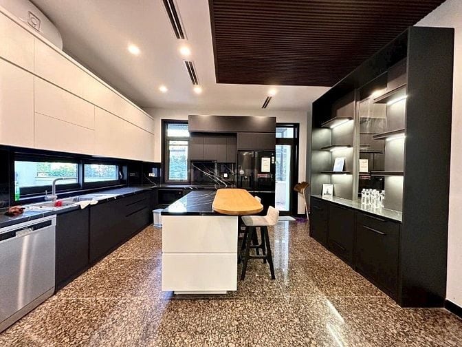 Chính chủ gửi bán BT đơn lập K1-Ciputra 452m2, 2 mặt tiền 42m giá nhỉn