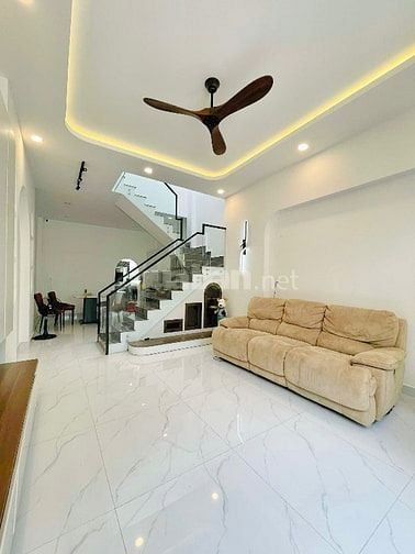 Bán nhà 2 tầng mới đẹp, ngay An Dương Vương - Võ Văn Kiệt, chỉ 5 tỷ.