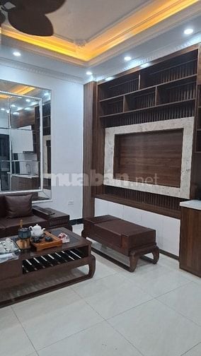 4 tầng Thụy khuê 40m2 4 phòng NT đầy đủ đi lại thuận tiện sđcc