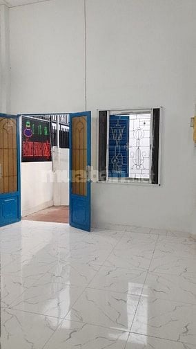 Cho thuê nhà hẻm 1 xẹt ,DT 4.5 x 16m trệt + gác lửng 7.5tr