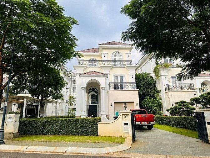 Siêu biệt thự Sông Đảo Ngọc VENICA: Đỗ Xuân Hợp Q9