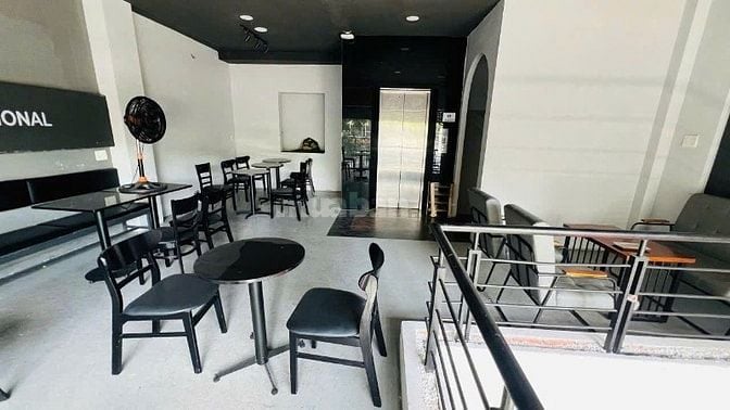 Cho thuê nhà mặt tiền Ba Tháng Hai, Quận 10 - Gần Hà Đô Centrosa.