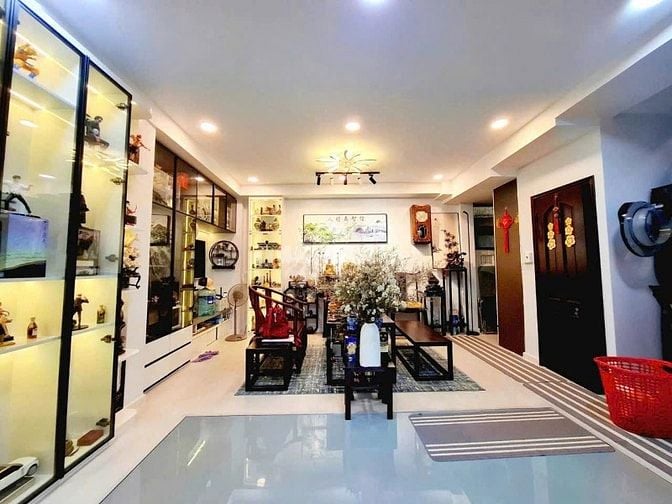 Nhà đẹp hoàn công nhà đường Hoàng Diệu,Phú Nhuận.Cạnh THCS Ngô Tất Tố