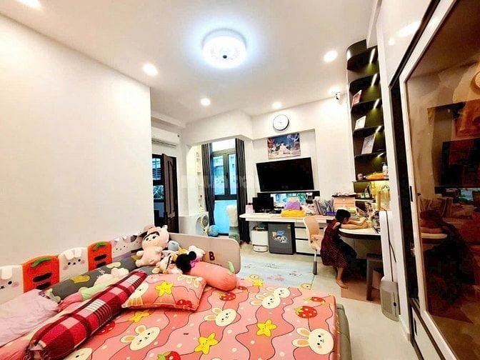 Nhà đẹp hoàn công nhà đường Hoàng Diệu,Phú Nhuận.Cạnh THCS Ngô Tất Tố