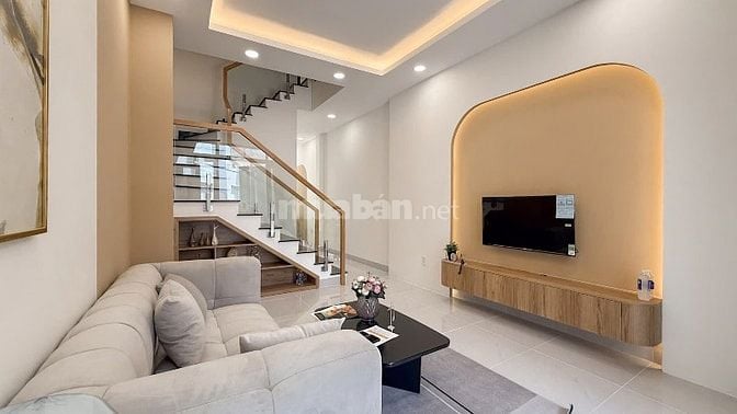 BÁN NHÀ ĐƯỜNG NGUYỄN TRỌNG TUYỂN, Q. PHÚ NHUẬN 