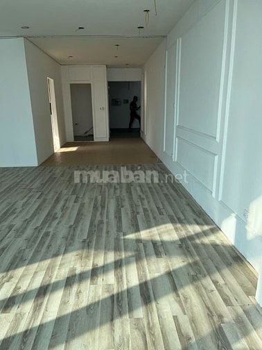Cho thuê tòa nhà mặt phố Lê Quý Đôn, 90m2 x 8 tầng thông sàn, 60tr