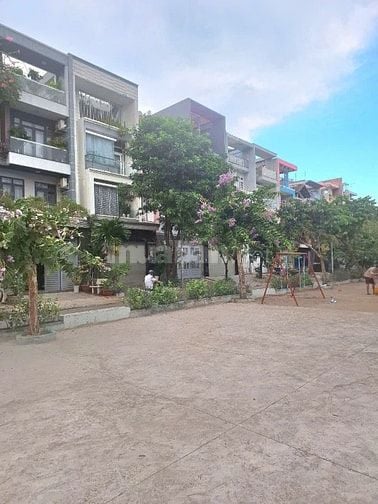 Nhà Phố Mặt Tiền Đường Số Đối Diện Công Viên Phú Thuận Q7