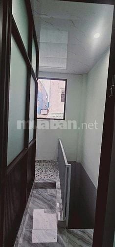 Bán nhà 3 tầng Lê Thị Bạch Cát, Quận 11, gần chợ Phú Thọ, giá 2.45 tỷ
