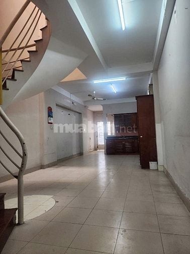 Giảm 1 tỷ còn 15,5 tỷ TL nhà 4x23m trệt 3 lầu MT đường 9M-Lâm Văn Bền