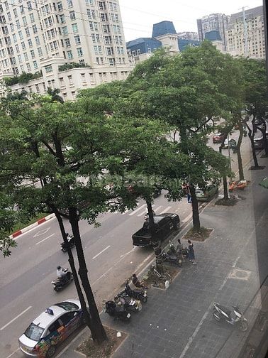 Cho thuê nhà nguyên căn 4tầng 35m2 mặt đường Mễ Trì đối diện The Manor