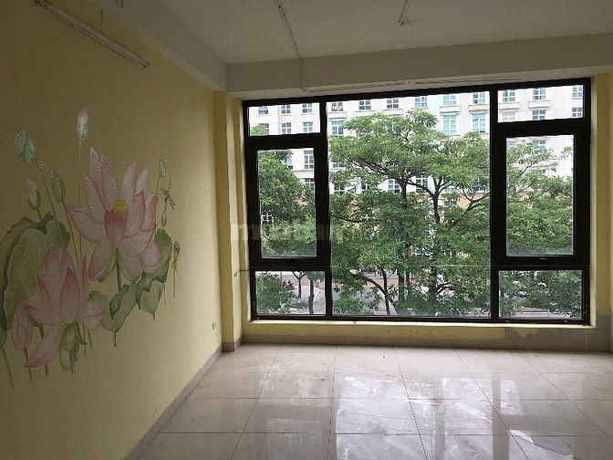 Cho thuê nhà nguyên căn 4tầng 35m2 mặt đường Mễ Trì đối diện The Manor