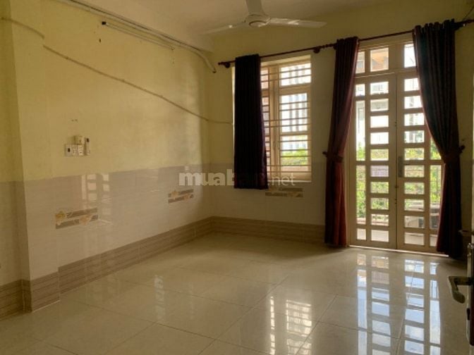 Cho thuê nhà 4 lầu 5 phòng ngủ 1 phòng khách và tầng trệt