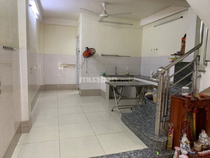 Cho thuê nhà 4 lầu 5 phòng ngủ 1 phòng khách và tầng trệt