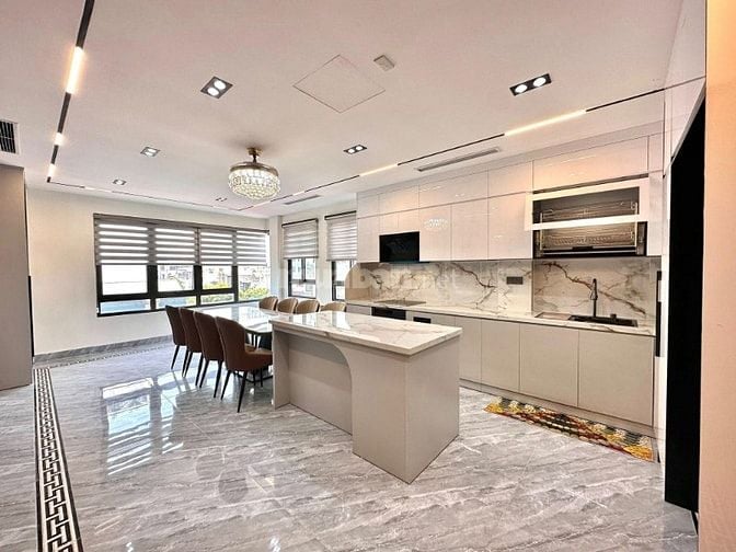 Bán nhà Tây Hồ 100m2, 7 tầng, thang máy, ngõ thông, ô tô ra vào. 28 tỷ