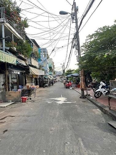 MẶT TIỀN KINH DOANH SẦM UẤT – NGAY CHỢ TÂN THUẬN – TRẦN XUÂN SOẠN Q7 