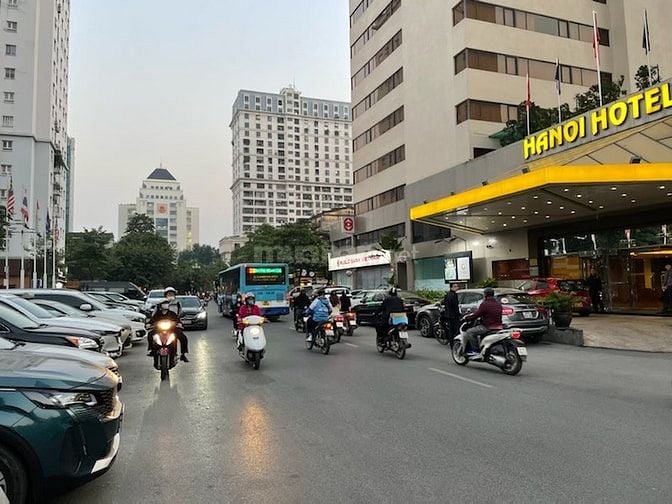 CHO THUÊ MBKD 2 MẶT TIỀN TẦNG 1 NHÀ B2 PHỐ TRẦN HUY LIỆU, GIẢNG VÕ, HN