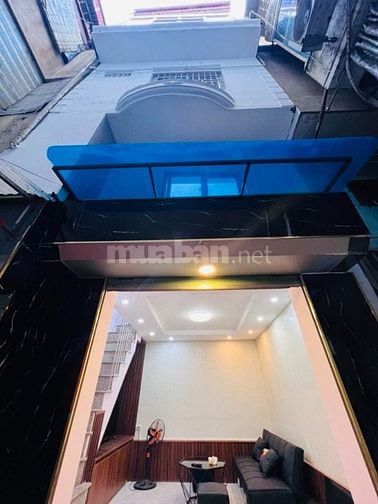 MỘT NHÀ RA PHỐ BẠCH MAI-ĐẦU PHỐ HUẾ-DT18m / 5TẦNG-Ở NGAY-CHỈ HƠN 2TỶ