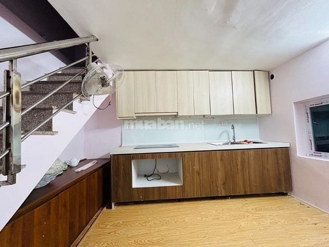 MỘT NHÀ RA PHỐ BẠCH MAI-ĐẦU PHỐ HUẾ-DT18m / 5TẦNG-Ở NGAY-CHỈ HƠN 2TỶ