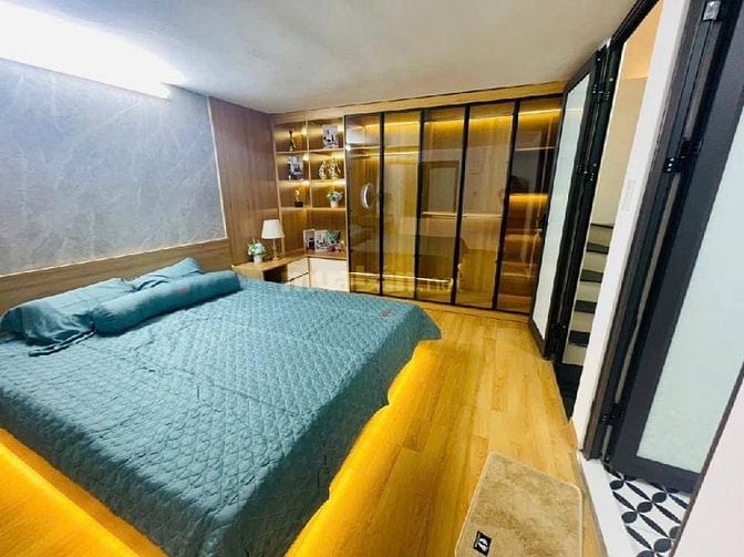 1 NHÀ RA ÔTÔ-PHỐ NGUYỄN CAO-FULL NỘI THẤT ĐẸP-25m / 4TẦNG-HƠN 5TỶ