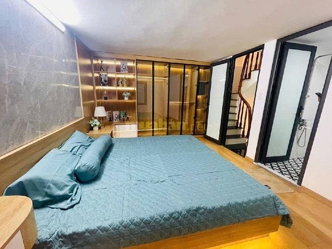 1 NHÀ RA ÔTÔ-PHỐ NGUYỄN CAO-FULL NỘI THẤT ĐẸP-25m / 4TẦNG-HƠN 5TỶ