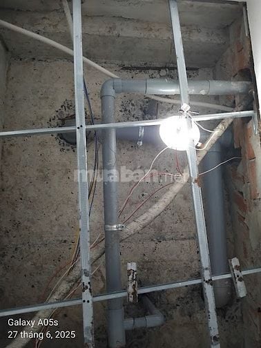 Chống thấm dột nhà WC, Sân thượng, bảo hành 12 tháng.
