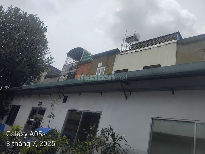 Chống thấm dột nhà WC, Sân thượng, bảo hành 12 tháng.