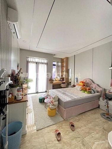 NHÀ ĐẸP 3 TẦNG MUA VỀ Ở NGAY - NGAY CHỢ, CÔNG VIÊN, TRƯỜNG HỌC 